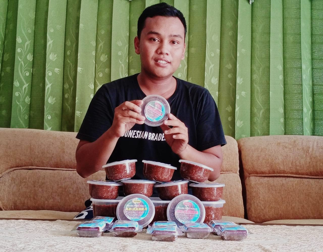  Ichwan, petani kacang asal Kabupaten Sampang, Jawa Timur. 