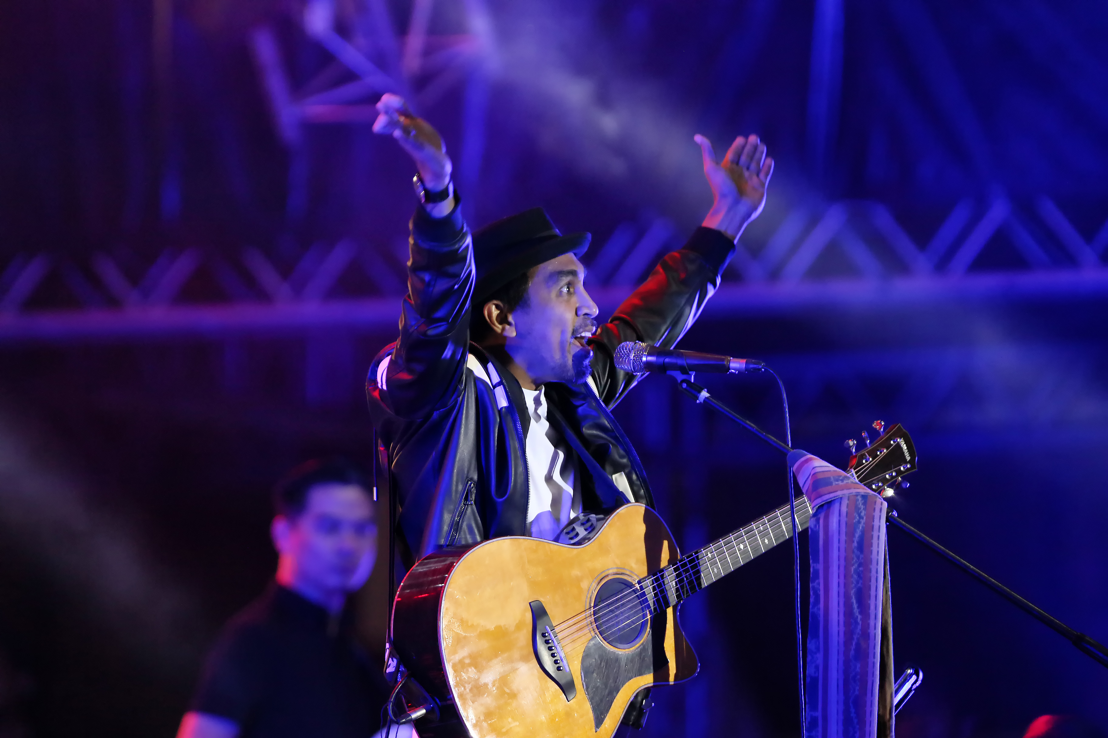 Mendiang Glenn Fredly saat tampil pada hari pertama Synchronize Fest 2019, Jumat (4/10/2019). 