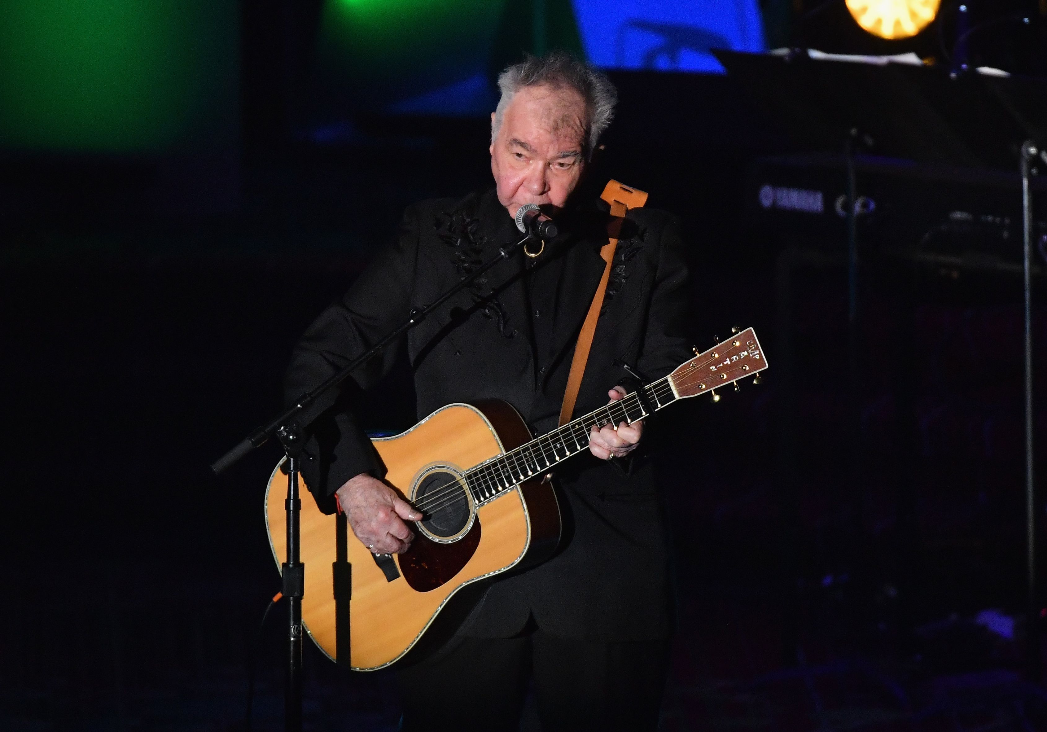 John Prine saat tampil pada event 2019 Songwriters Hall Of Fame Gala di The New York Marriott Marquis in New York City (13 Juni 2019)
