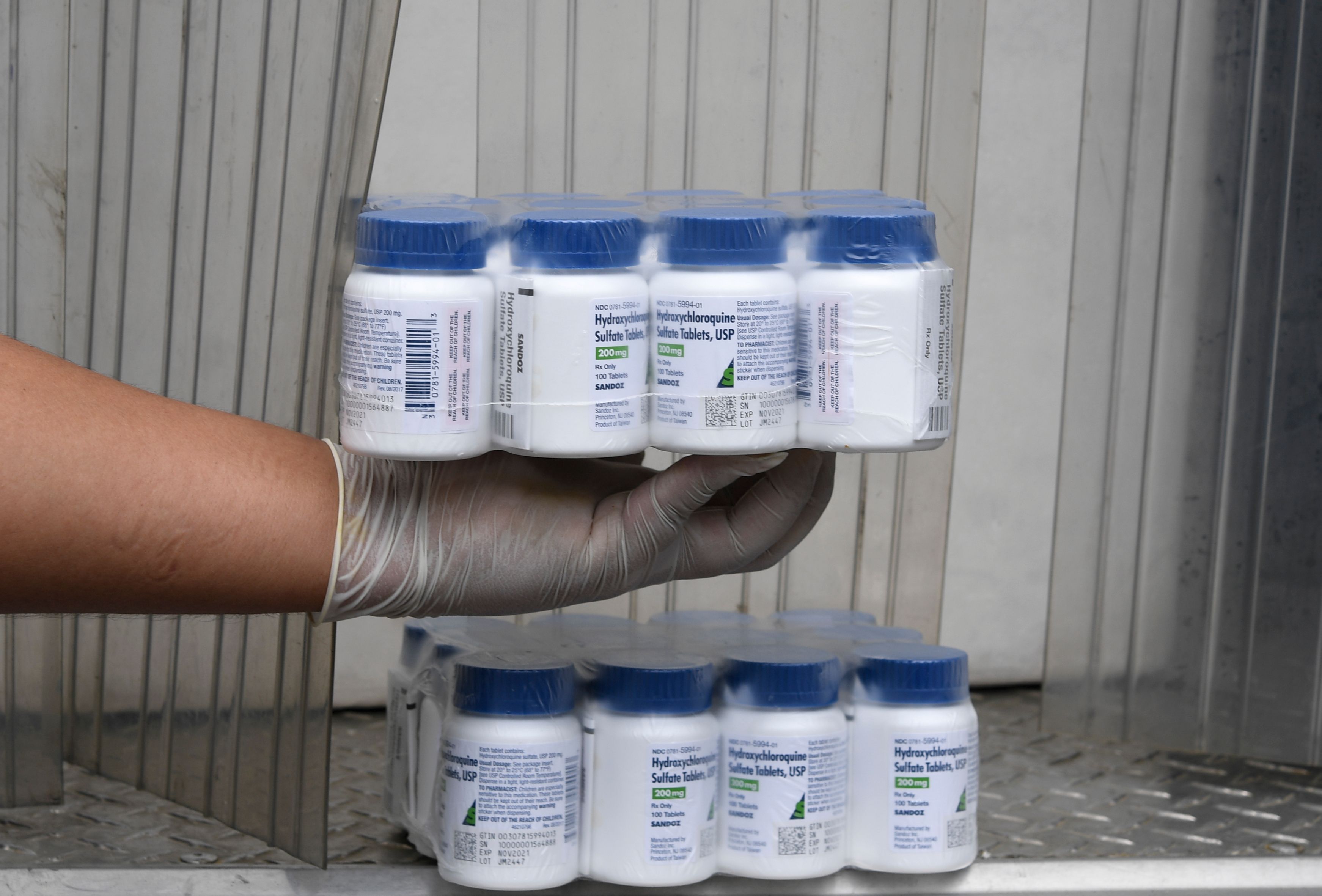 Botol-botol obat berisi HydroxyChloroquine yang diyakini Presiden AS Donald Trump bisa mengatasi covid-19.