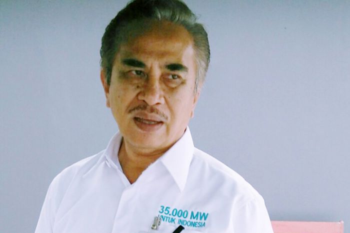  Executive Vice President Corporate Communication and CSR PLN, I Made Suprateka.