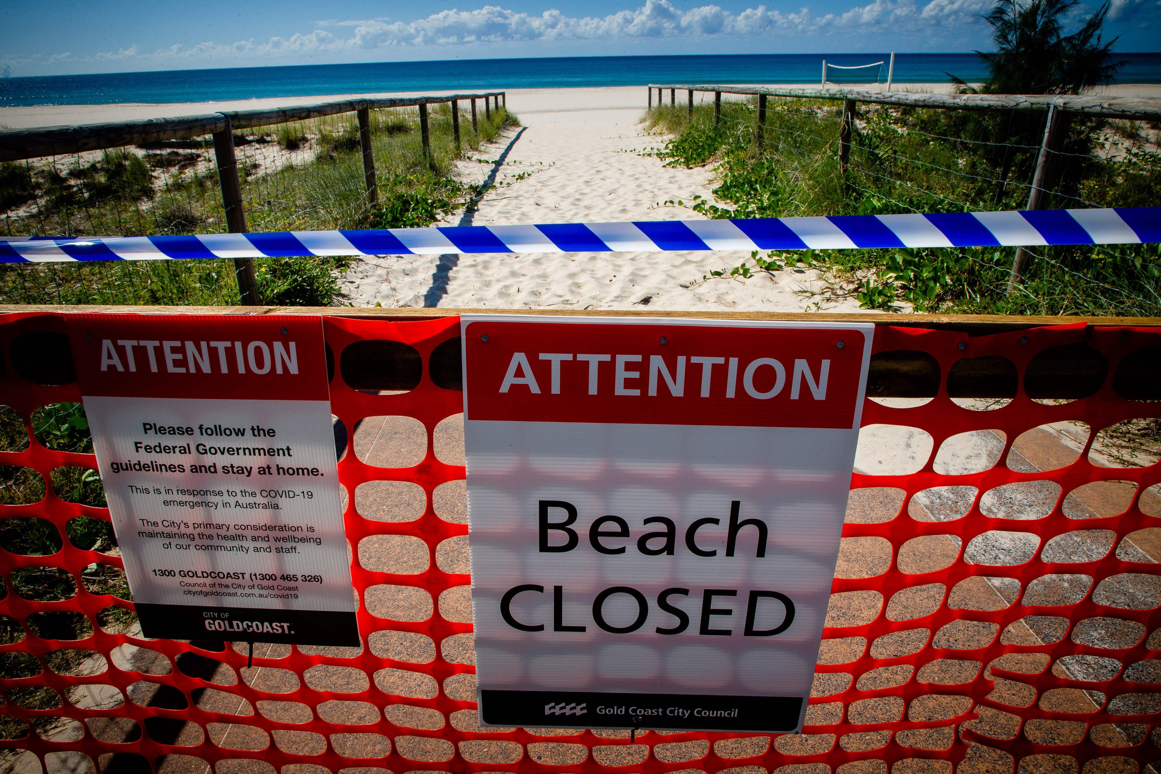 Pantai Coolangatta di Queensland, Australia, terpaksa ditutup untuk menekan penyebaran virus korona.
