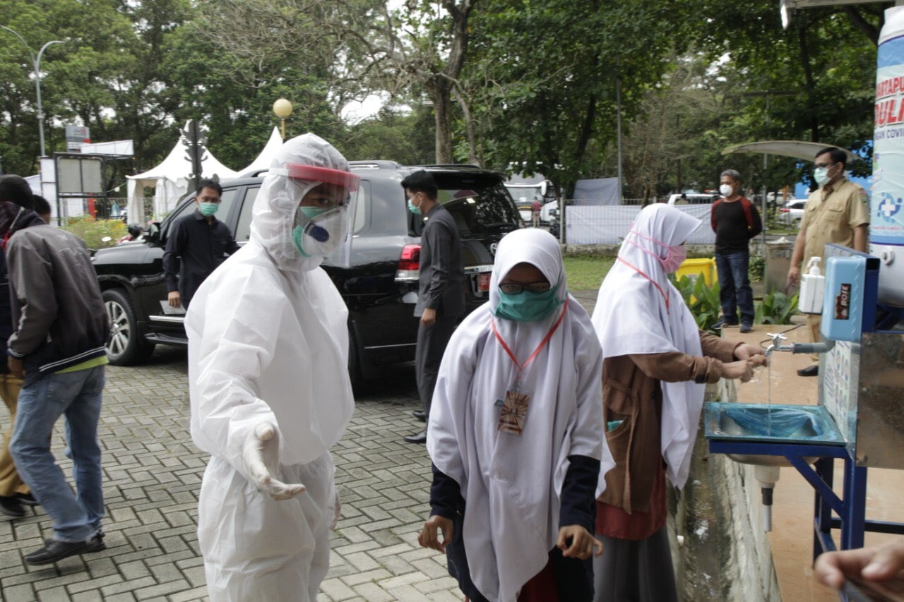 Ratusan Santri dari Jawa Timur Jalani Rapid Test,