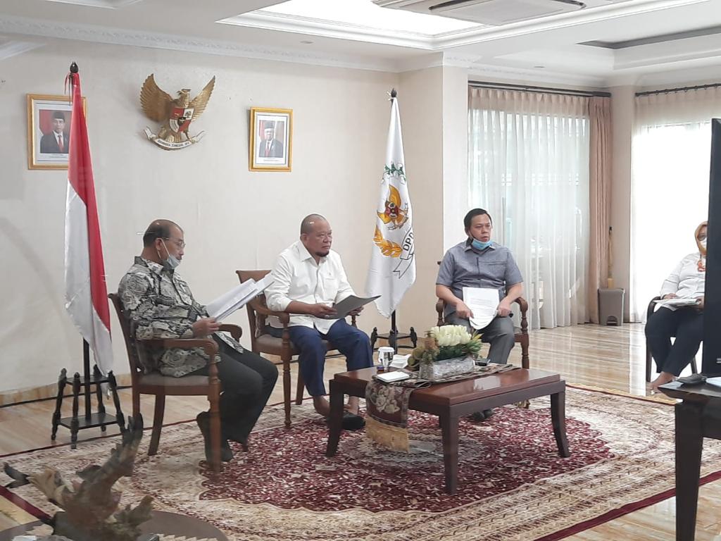 Pimpinan DPD RI  rapat konsultasi virtual dengan Pimpinan MPR RI 