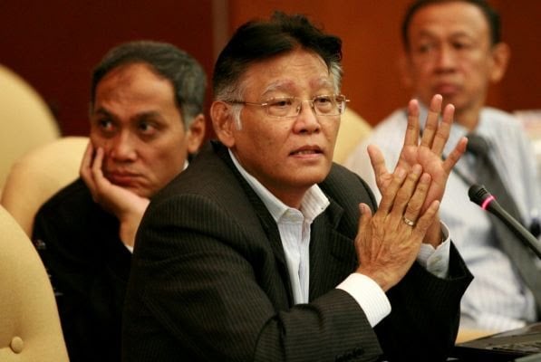 Romli Atmasasmita, Pakar Hukum Pidana, Guru Besar Ilmu Hukum  Universitas Padjajaran Bandung