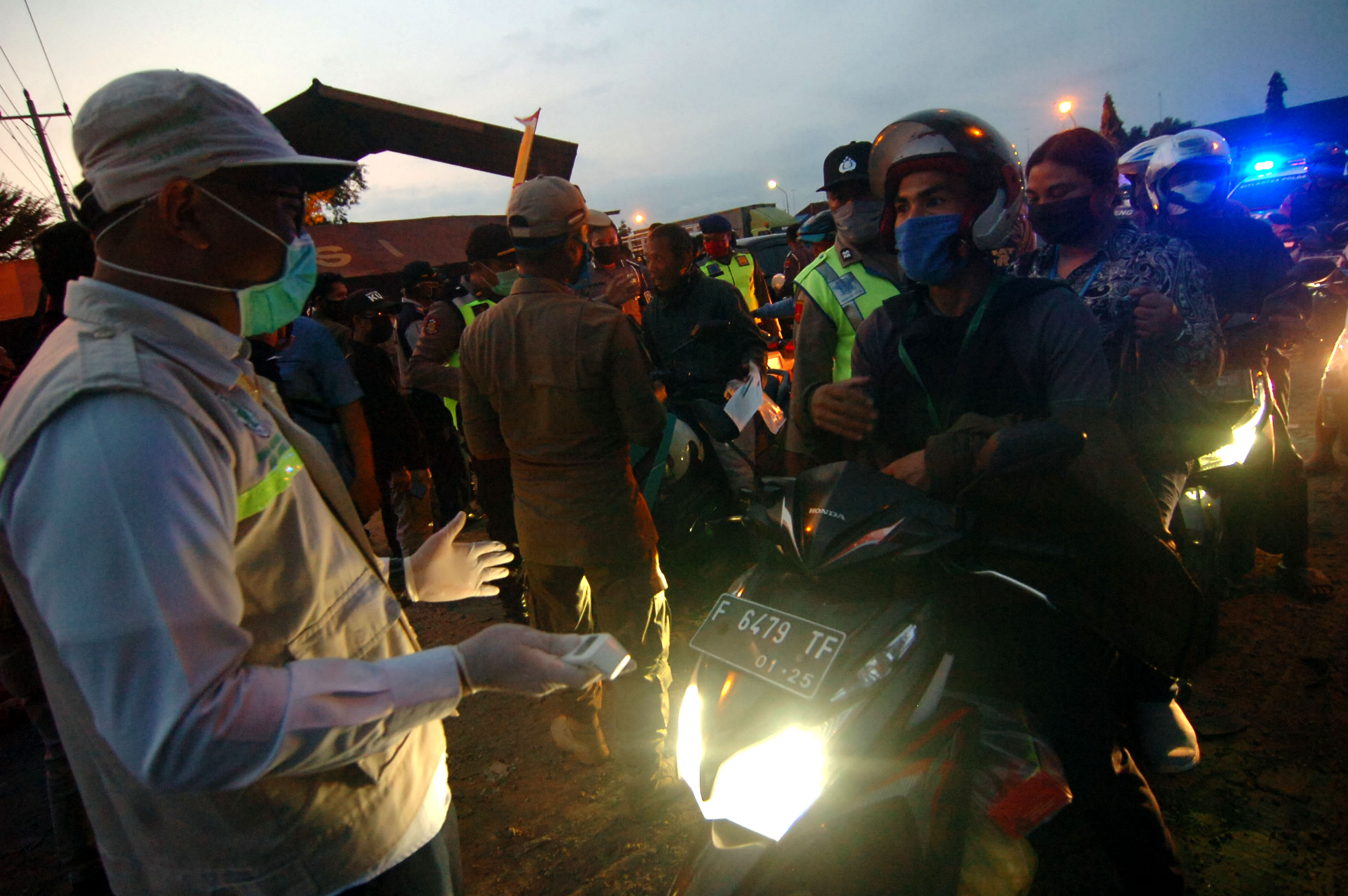 ASN Nekat Mudik, Sanksinya tak Naik Gaji Sampai Turun Jabatan