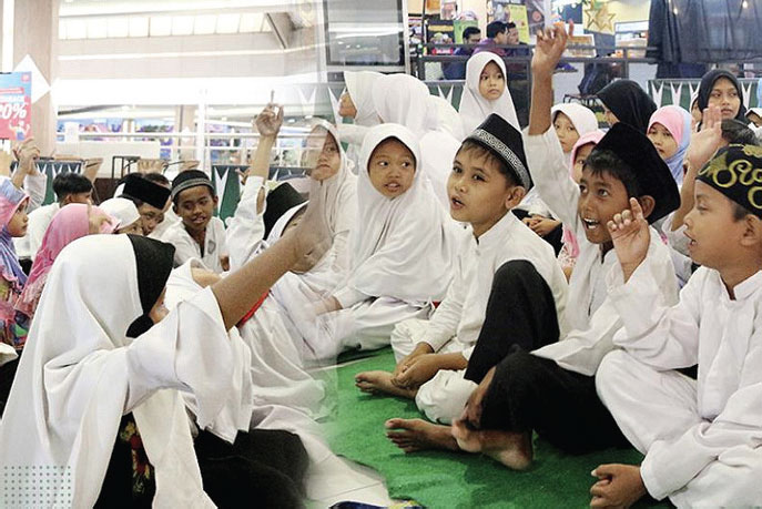 Saat Tepat Memuliakan si Yatim