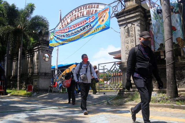 Pemudik yang memasuki kota Surakarta wajib melaksanakan isolasi 14 hari di Graha Wisata Niaga, Surakarta.
