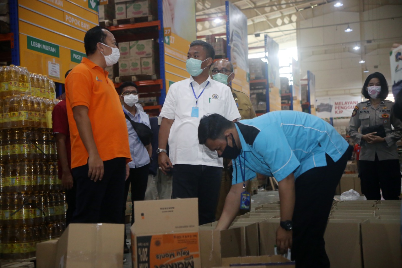 Ketau DPRD DKI Jakarta sidak ke JakGrosir Pasar Induk Kramat Jati