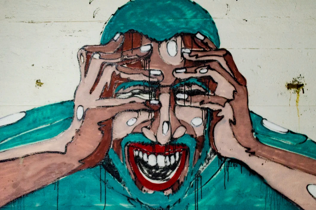 Alhi Psikologi Klinis dari Inggris menjelaskan jika mengakui atau merangkul rasa cemas dapat membantu anda terhindar dari frustasi.