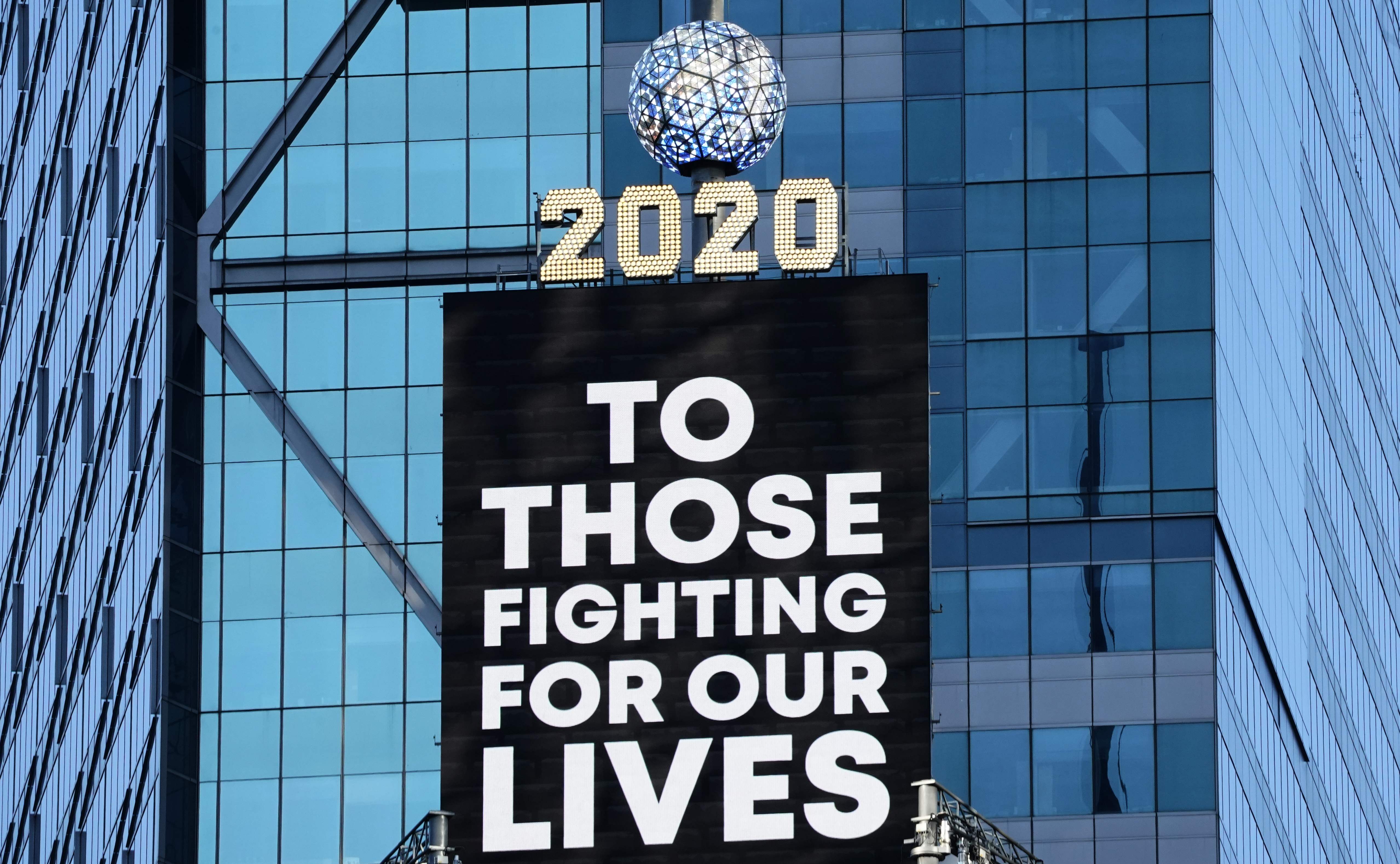 Salah satu dari 1.800 Billboard di New York, Amerika Serikat menampilkan pesan terima kasih kepada pekerja medis di tengah pandemi covid-19.