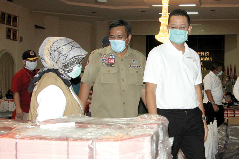  Menteri Sosial Juliari P. Batubara melakukan peninjauan.