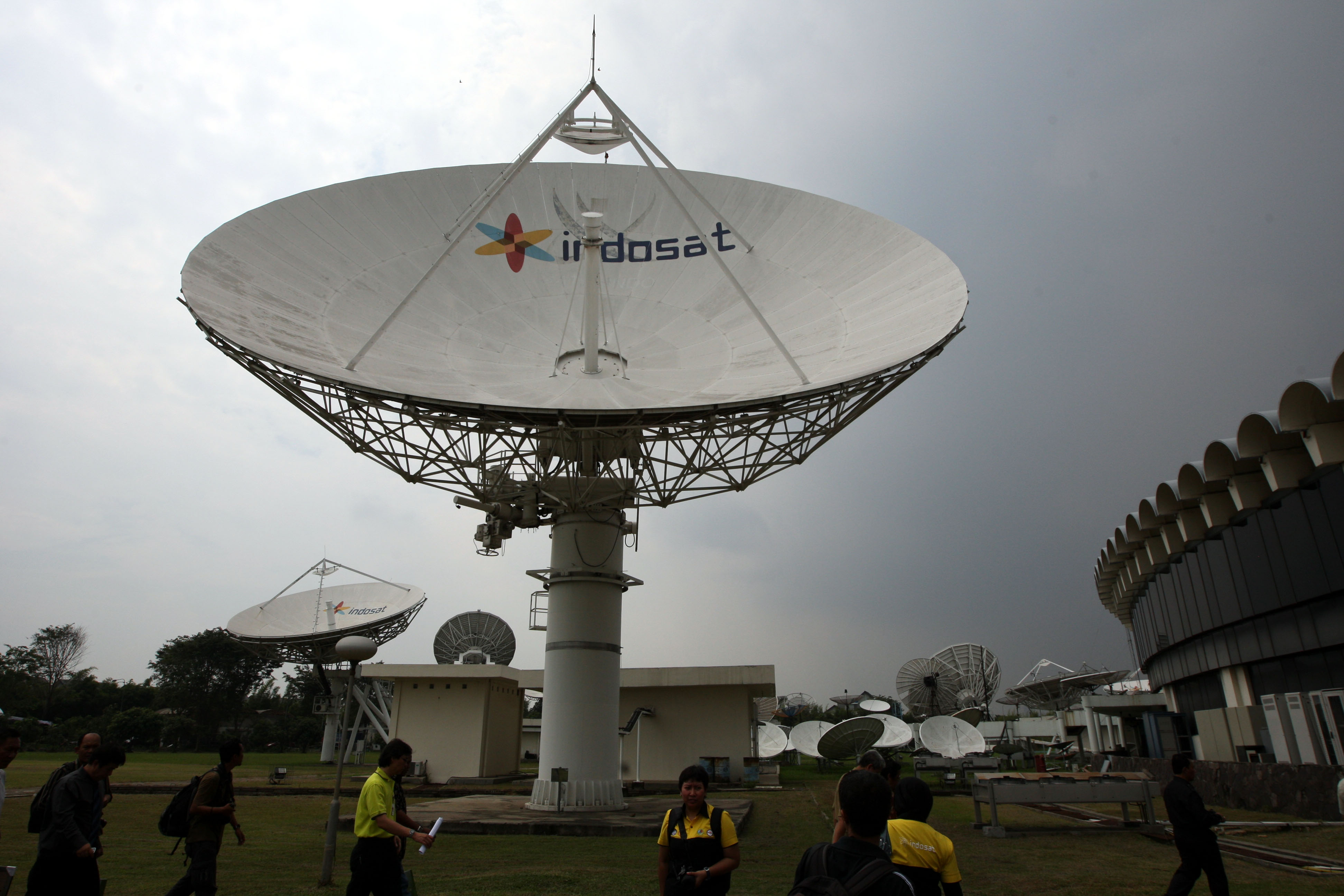 Satellite receiver milik PT. Indosat