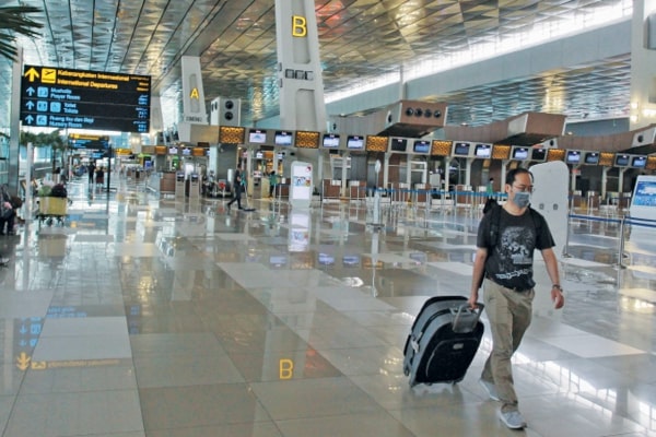 Ilustrasi -- Area keberangkatan internasional yang lengang di Terminal 3 Bandara Soekarno-Hatta, Tangerang, Banten, kemarin
