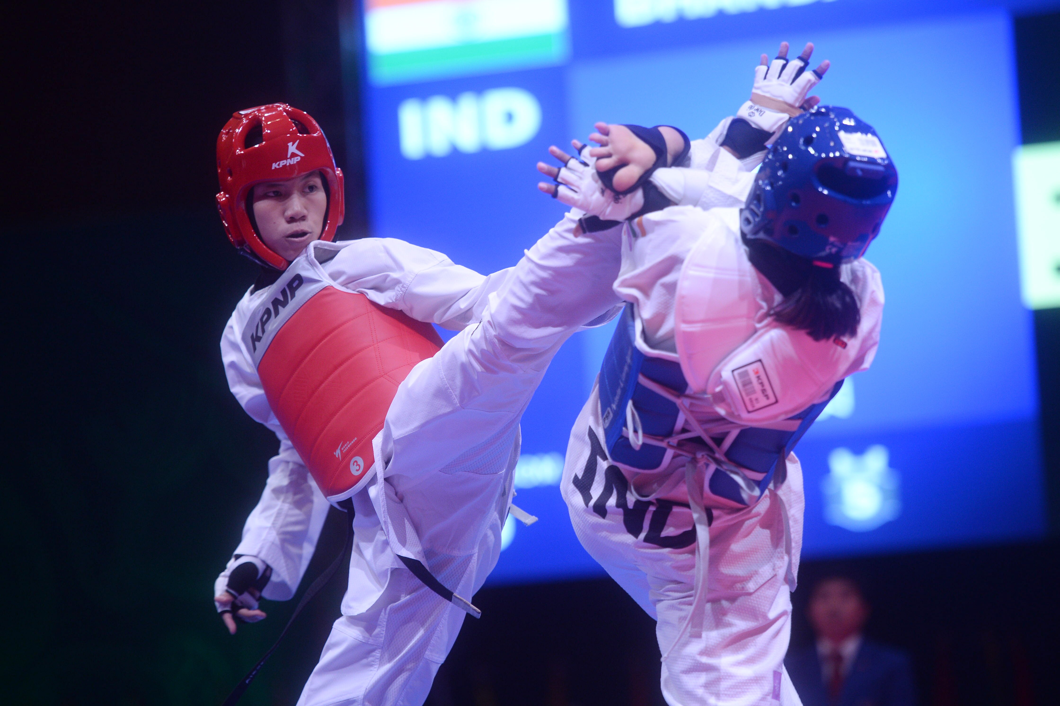 Taekwondoin Indonesia Mariska Halinda saat tampil di Asian Games 2018