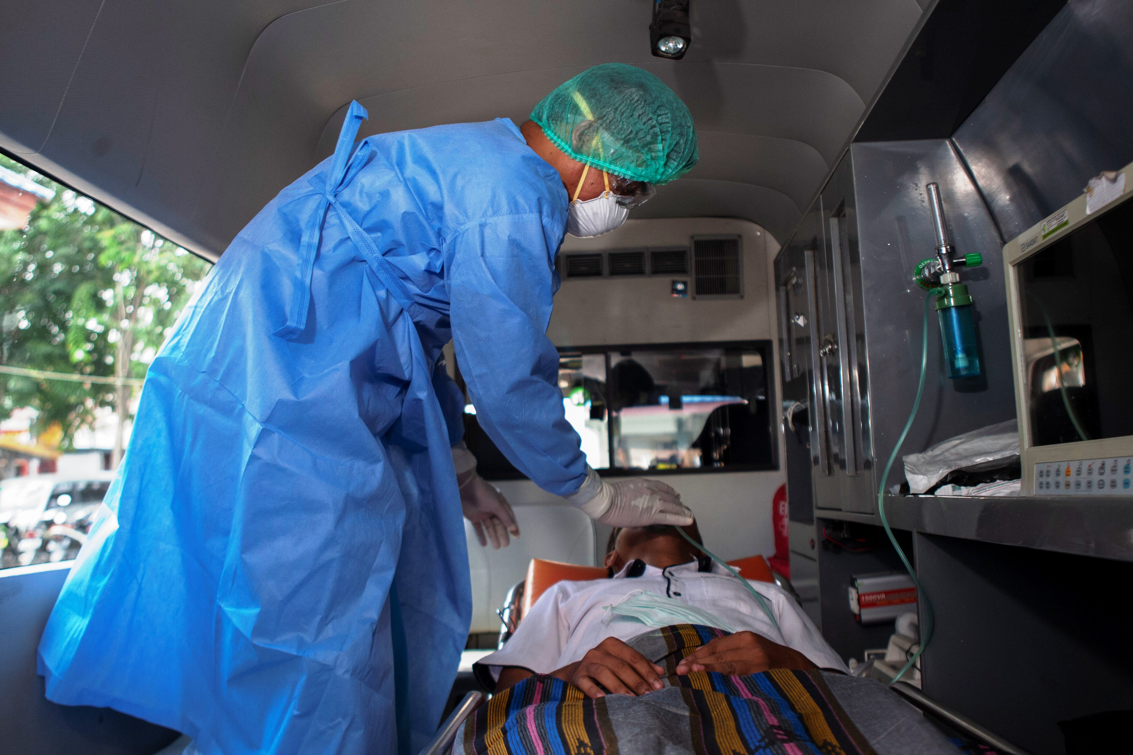 Simulasi penanganan pasien korona.