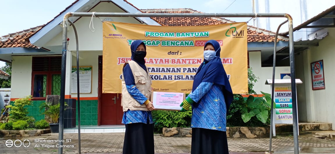 Gotong royomg komunitas efektif menangkal imbas ekonomi dan sosial akibat Covid-19