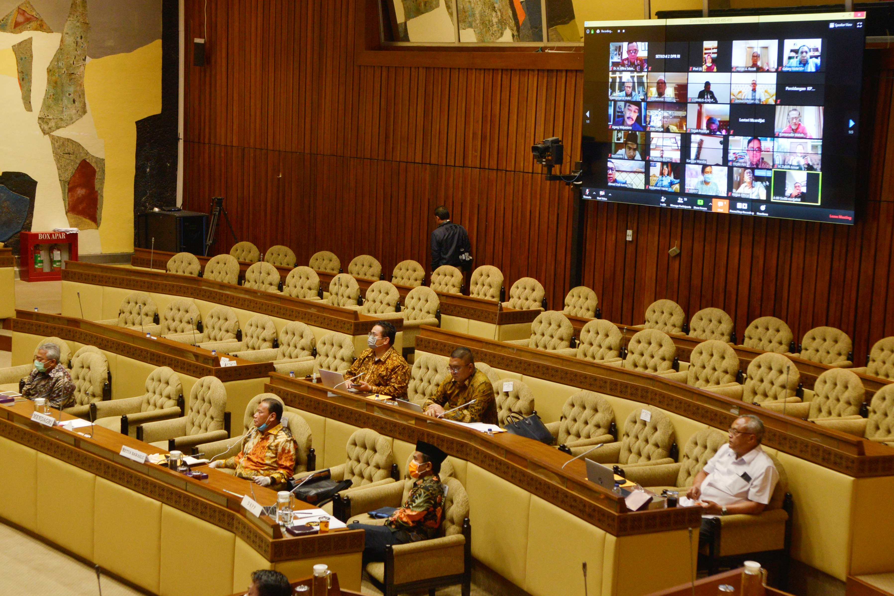 Rapat Komisi II, KPU, dan Bawaslu di Jakarta, Rabu (8/4)