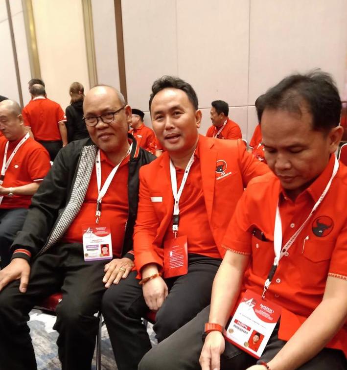 Gubernur Kalteng  Sugianto Sabran (tengah) 