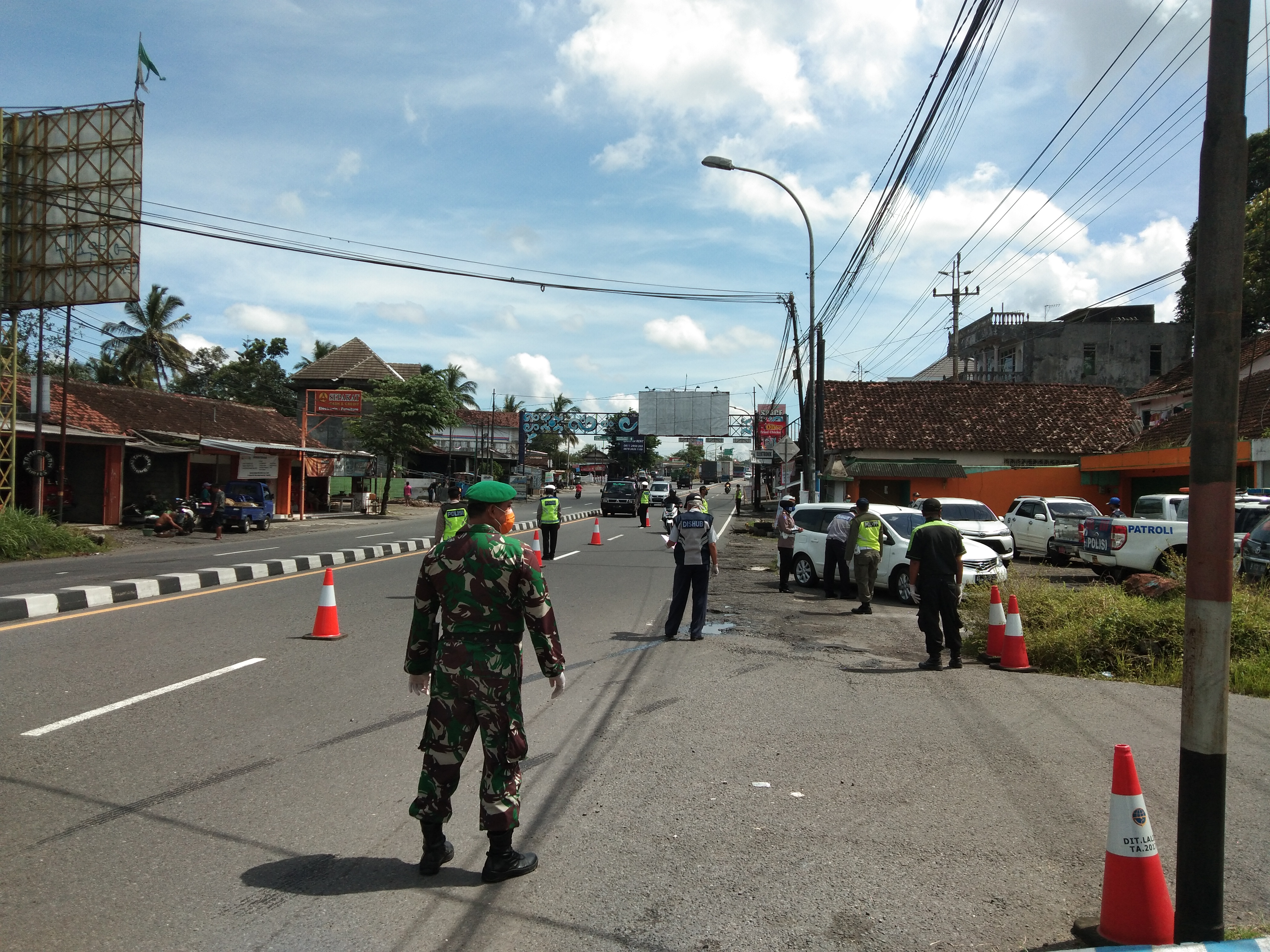 Pemda DIY membaperketat aturan mudik masuk. Salah satunya dengan memeriksa di perbatasan.