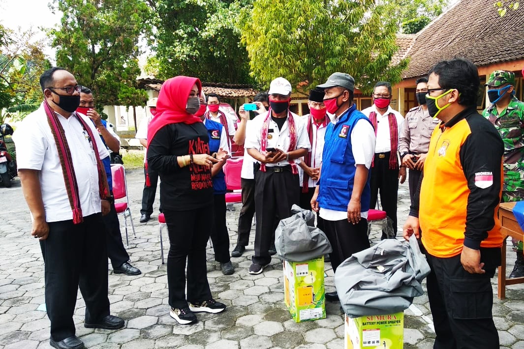 Bupati Klaten Sri Mulyani mengunjungi SDN 1 Ngalas