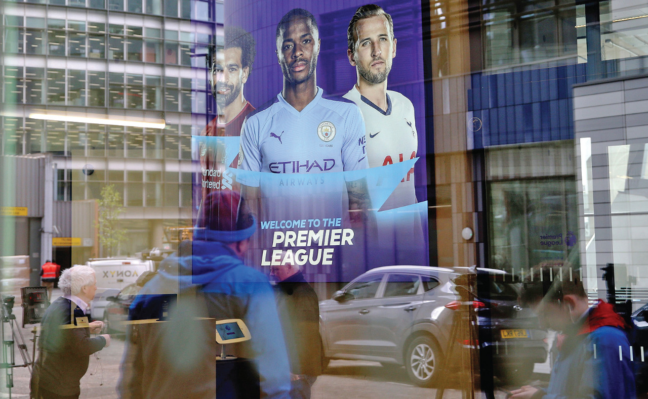 Kompetisi sepak bola di Inggris dihentikan hingga akhir bulan ini karena wabah virus korona (covid-19). 