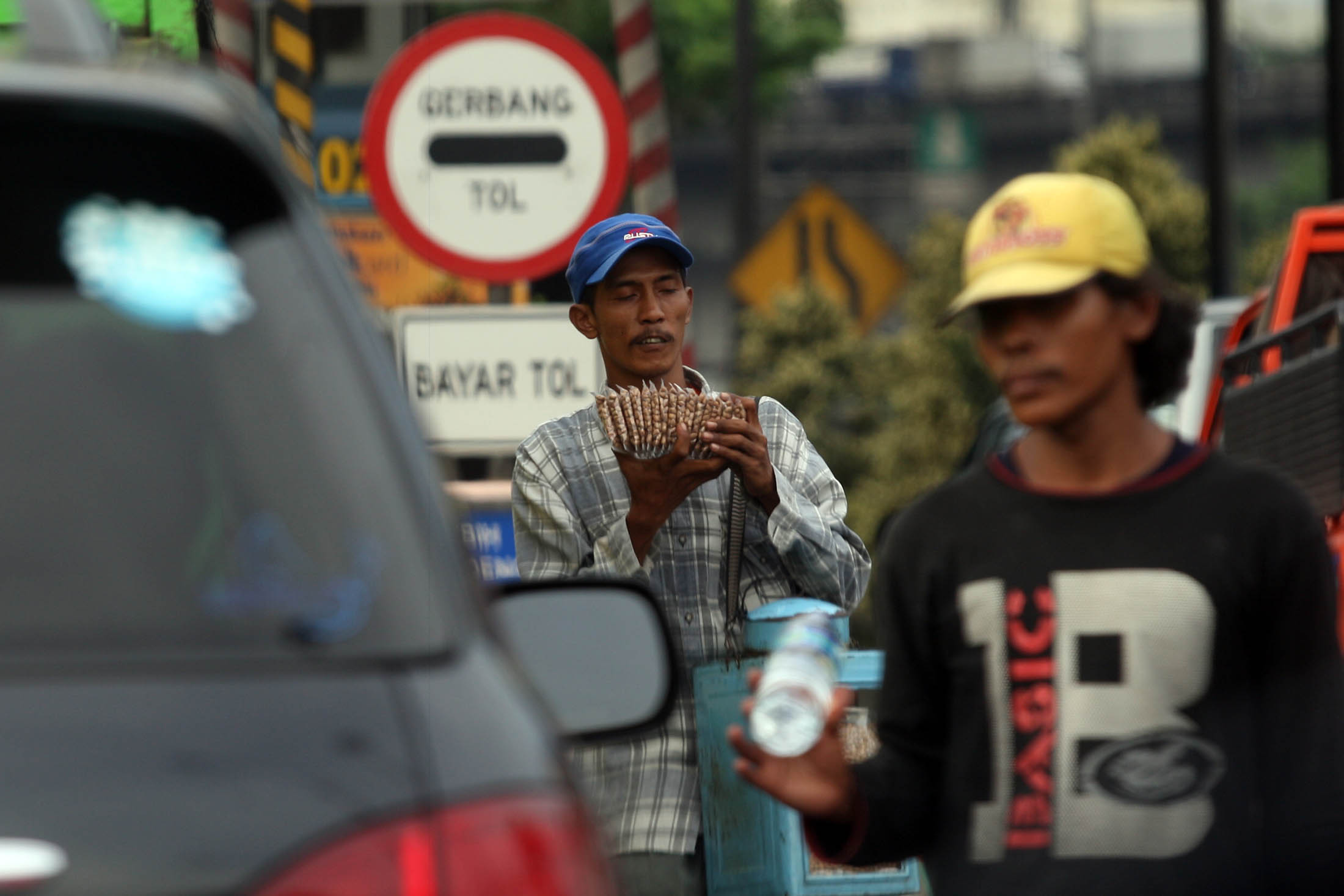 Biaya Hidup Ditanggung Dedi Mulyadi, Ratusan Asongan Setop Jualan