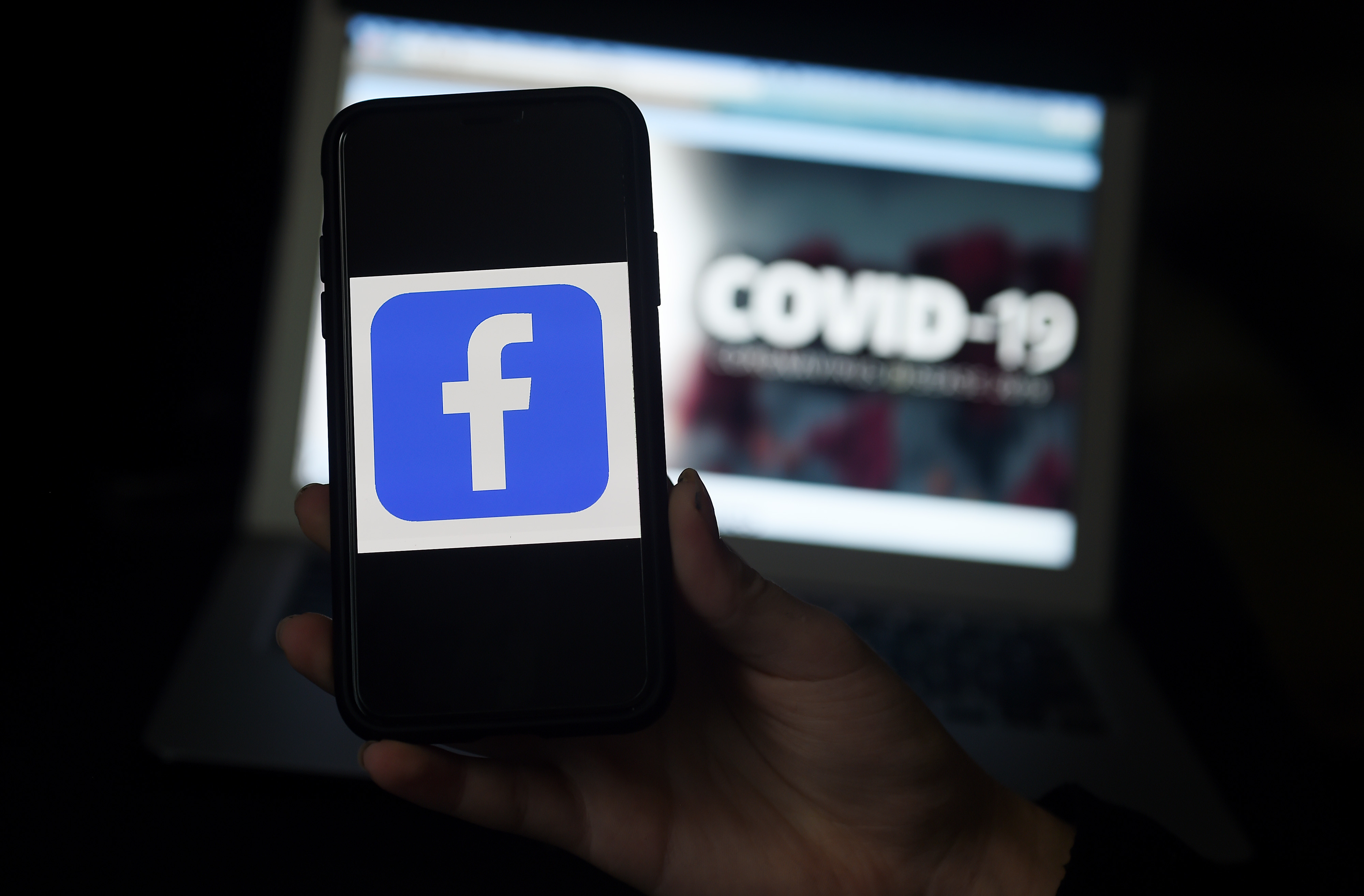 Facebook kucurkan Rp1,6 triliun untuk perangi hoaks seputar covid-19 di platformnya.