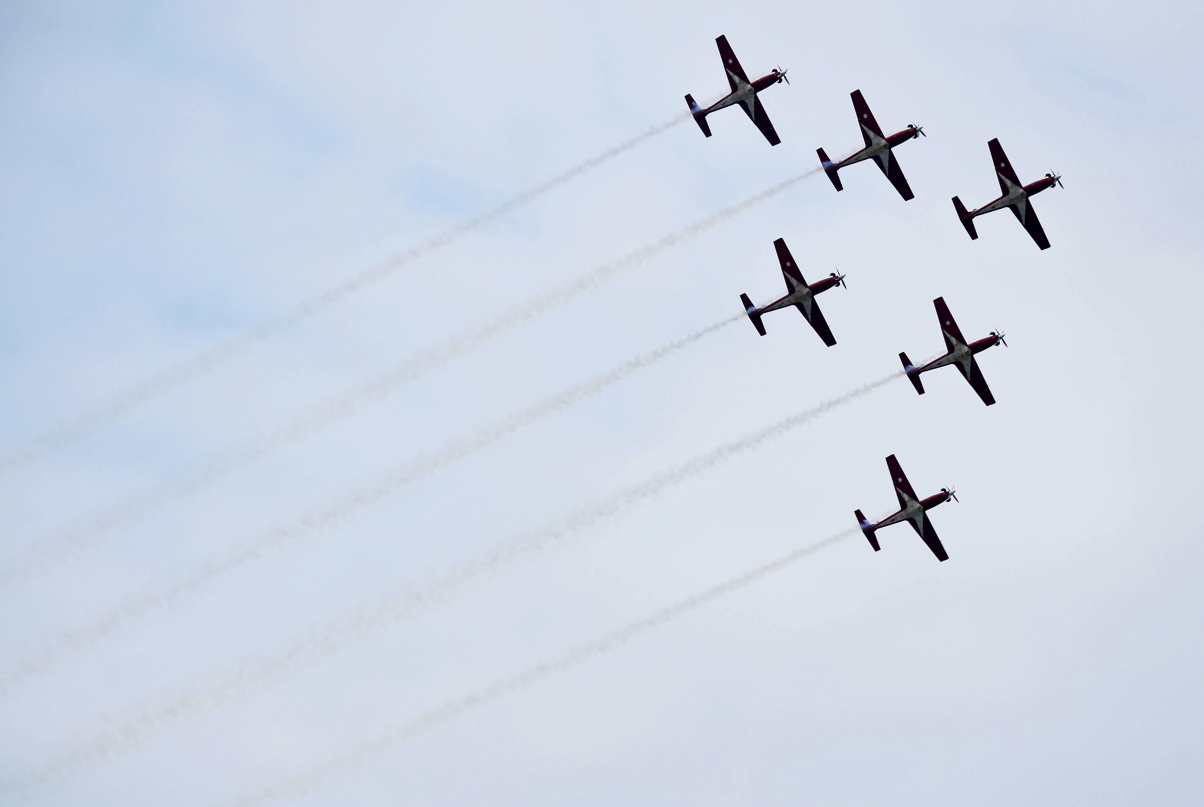 Manuver pesawat dalam peringatan HUT TNI tahun lalu, ketika pandemi covid-19 belum merebak.