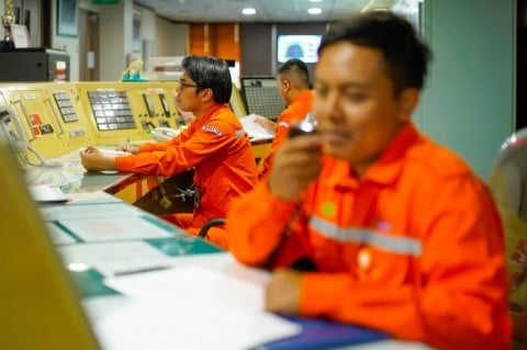 Ilustrasi -- Sejumlah Pekerja PLN