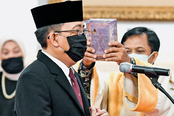 Pelantikan Komisioner KPU