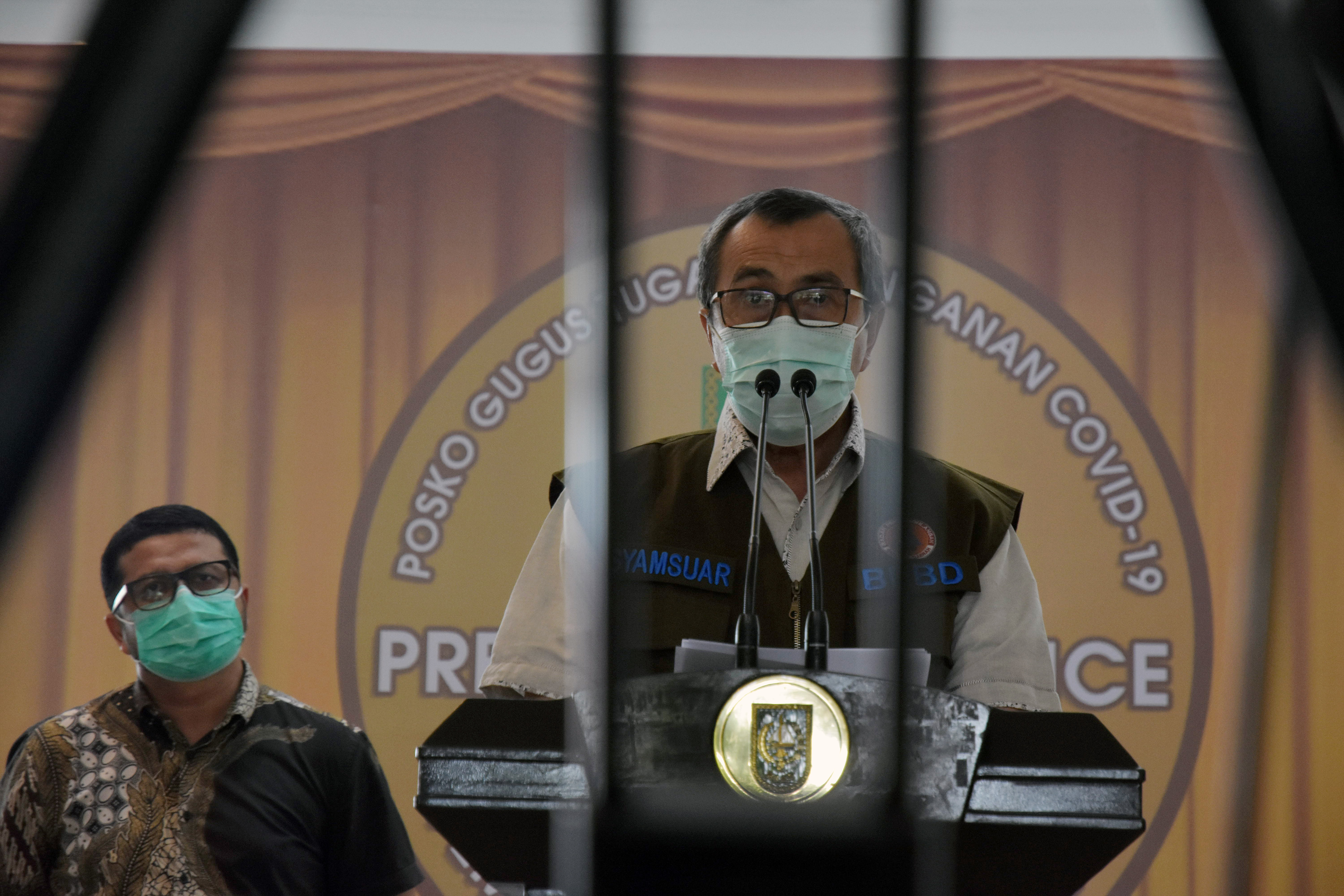 Gubernur Riau, Syamsuar menyatakan Riau segera mengoperasikan laboratorium untuk covid-19 pada 15 April 2020.