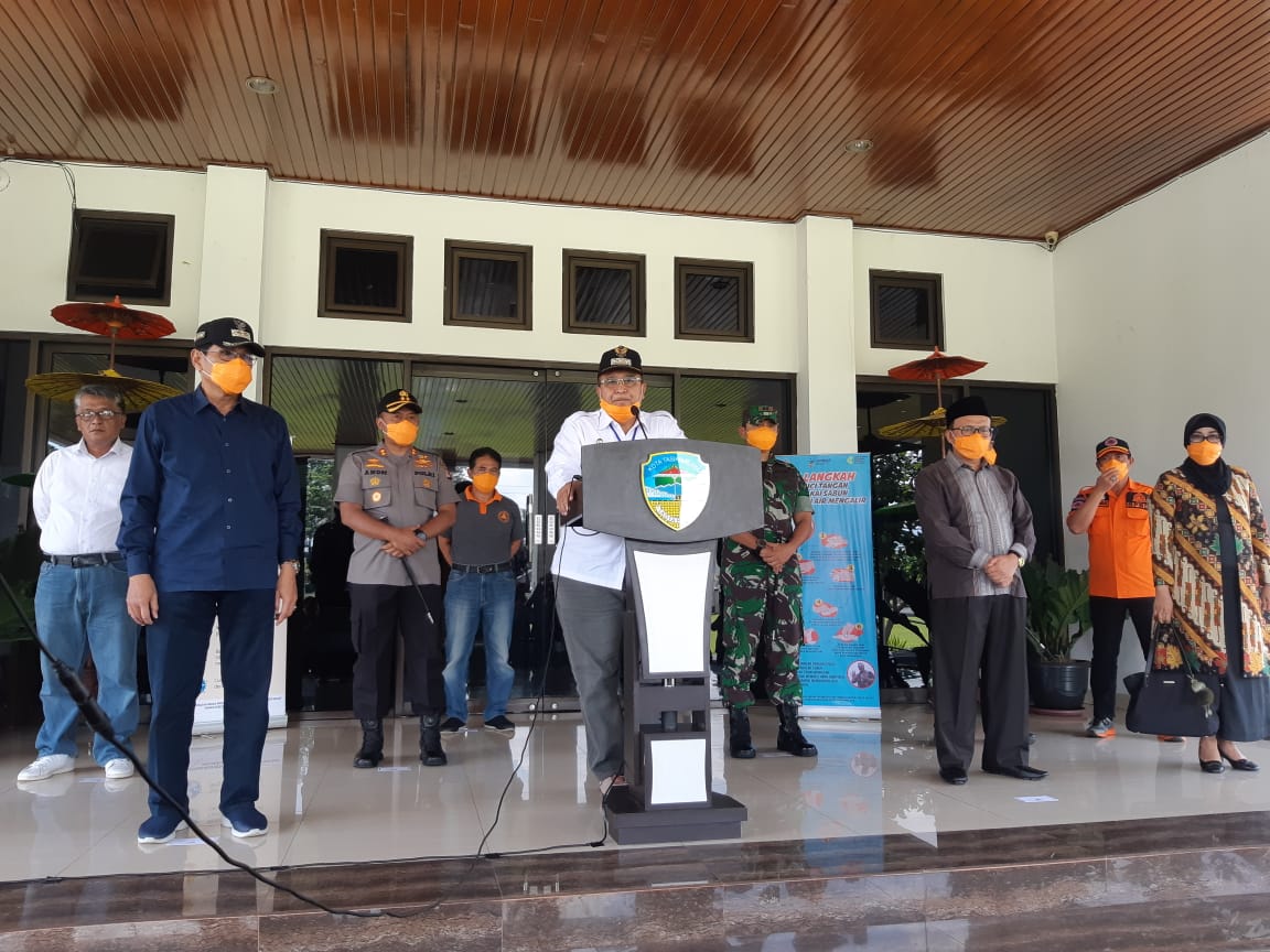 Tim Satgas Penanganan Covid-19 Kota Tasikmalaya saat konprensi pers, Senin (6/4)