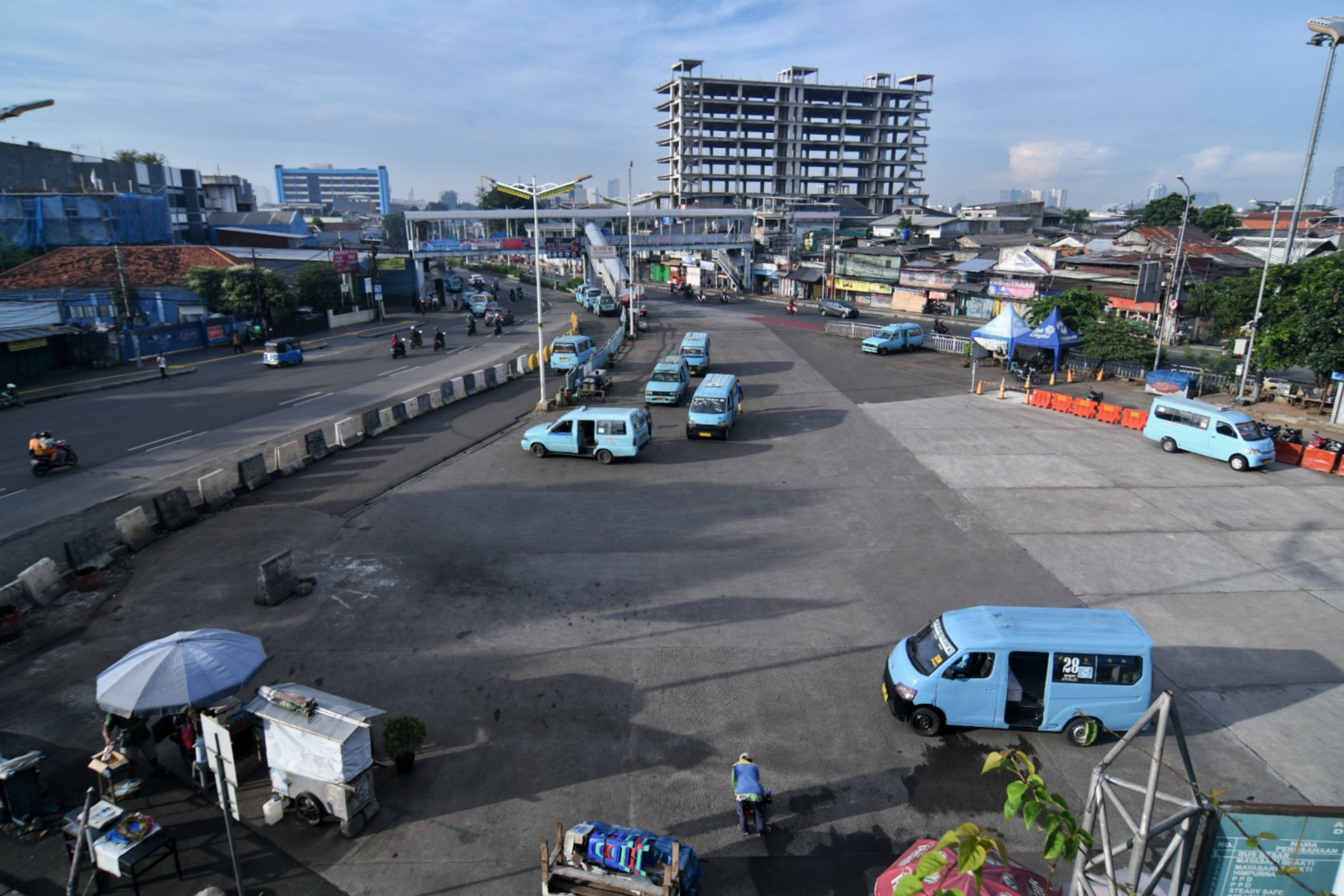 Angkutan umum sepi penumpang selama wabah covid-19