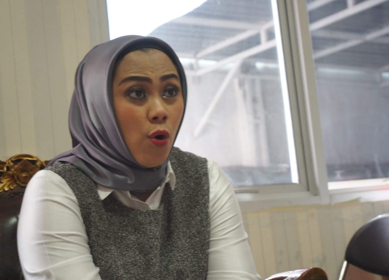 Bupati Karawang Cellica Nurrachadiana 