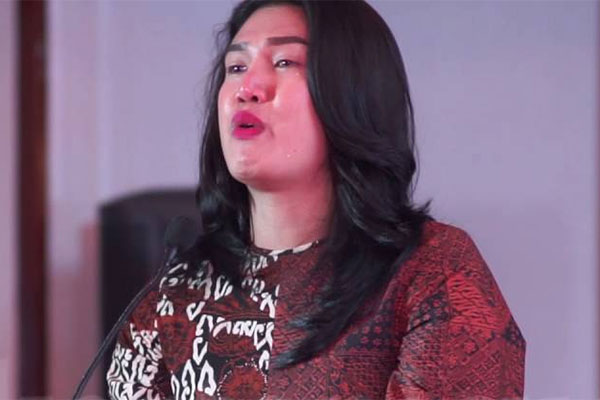 Kanza Vina, aktivis transpuan