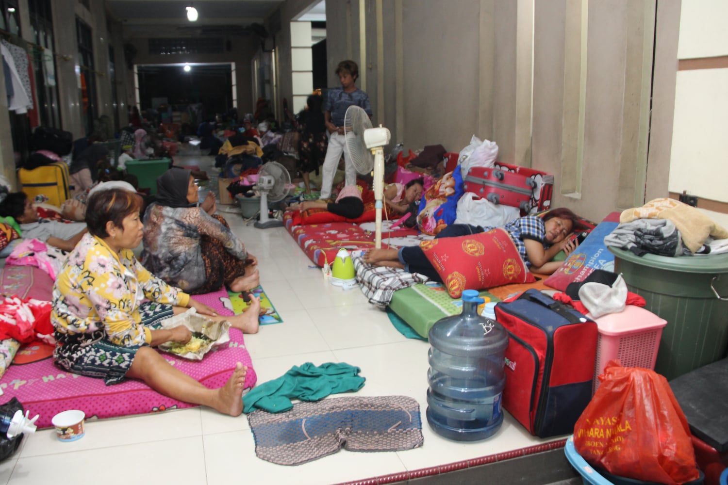 Ilustrasi suasana lokasi pengungsian korban banjir.
