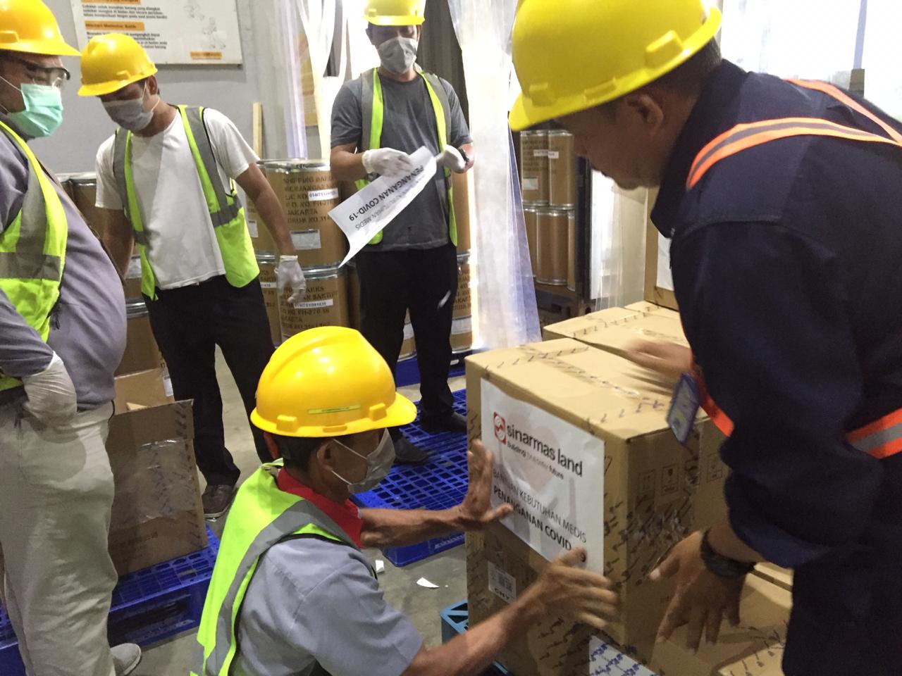 Sinarmas Land tengah menyiapkan 25.000 alat uji atau pemeriksaan cepat (rapid test kit) covid-19 di Cakung, Jakarta Timur.