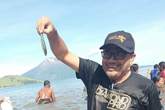 Bupati Lembata Eliazer Yentji 