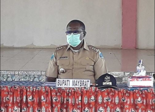 Bupati Maybrat Bernard Sagrim
