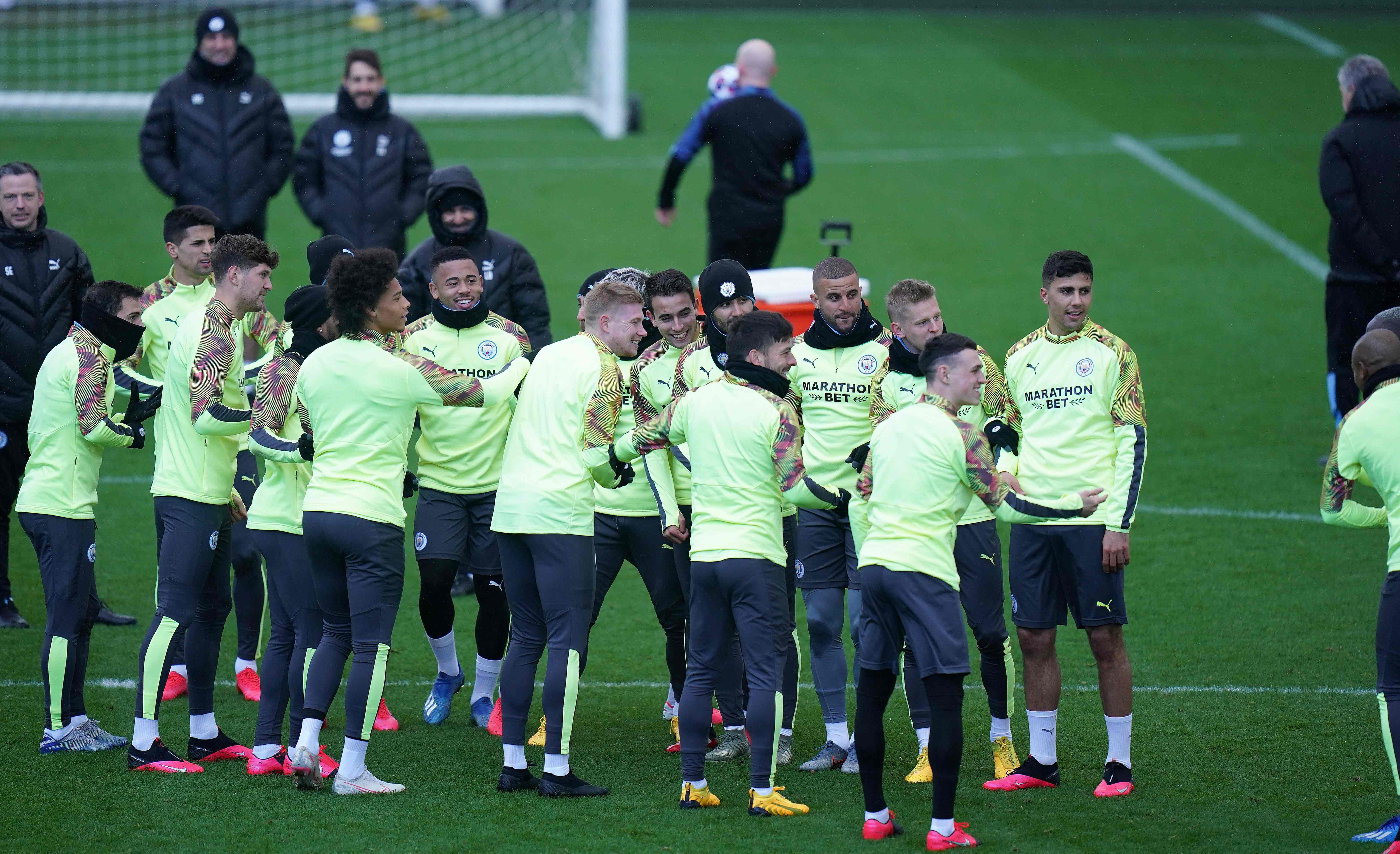 Para pemain Manchester City berlatih di fasilitas latihan milik mereka