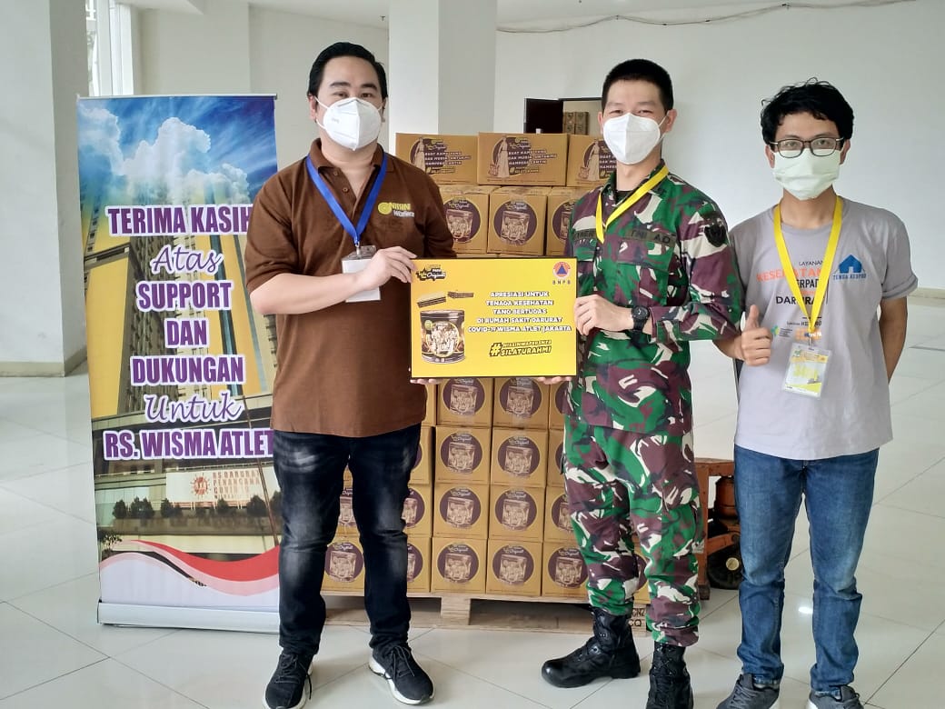 Bantuan Paket lebaran untuk tenaga medis di RSD Wisma Atlet