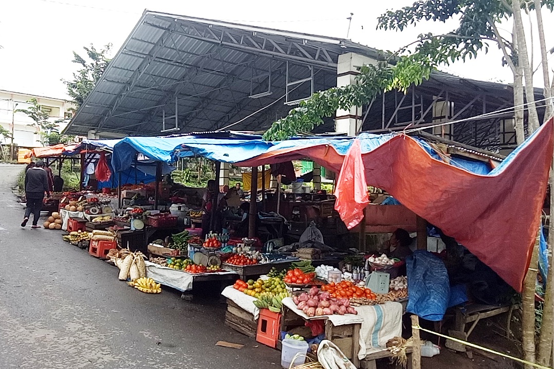 Dampak Covid-19, Harga Sembako Di Pasar Bobou Bajawa Meningkat.