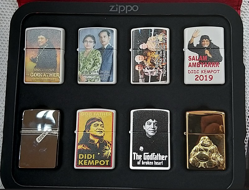 Delapan Korek Api Zippo Milik Didi Kempot.