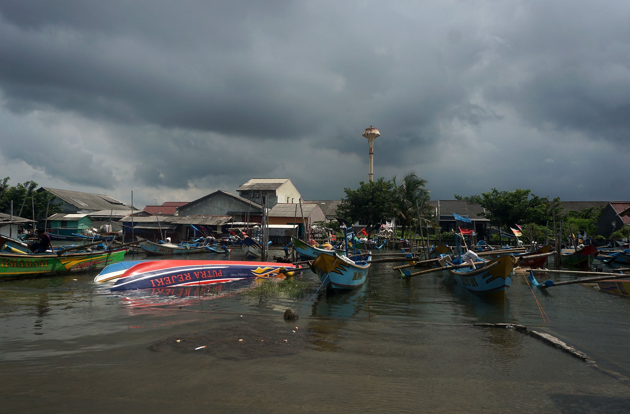 Banjir Rob Rendam Ratusan Rumah di Pangandaran