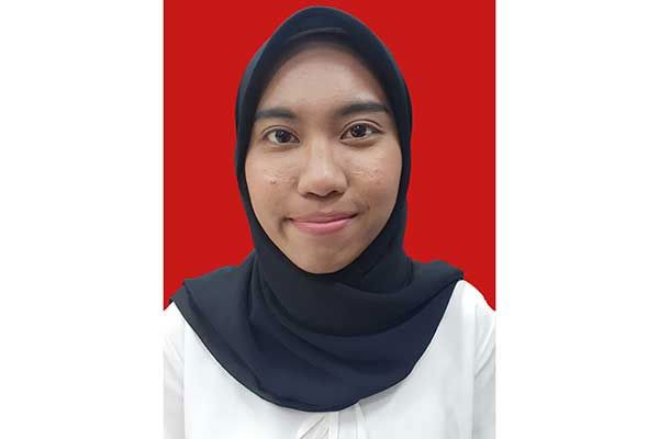 RIANA SEPTIYANI  Staf Bahasa Media Indonesia