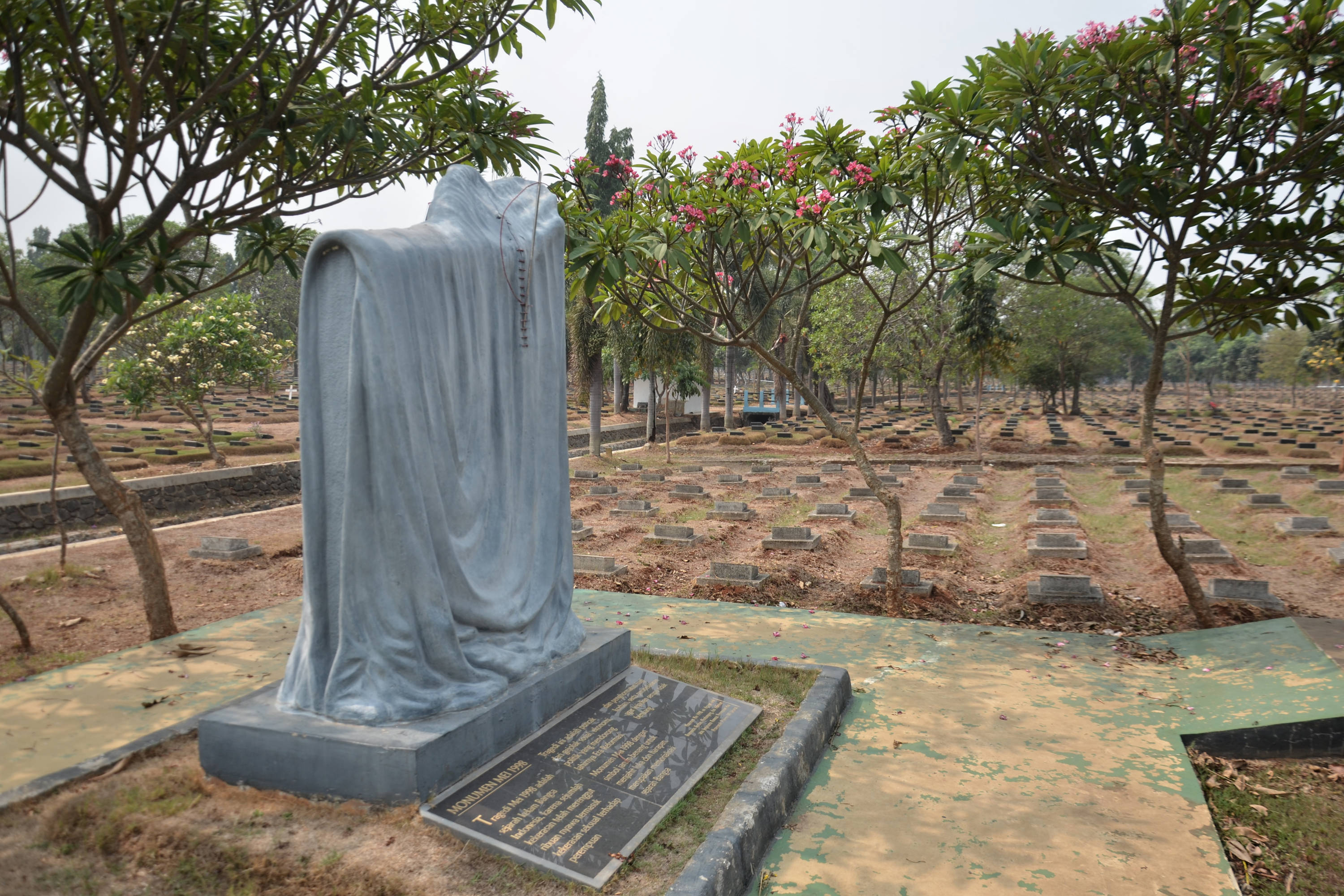 Monumen dan Pemakaman Massal Tragedi Mei 1998 di Taman Pemakaman Umum (TPU) Pondok Ranggon, Cipayung, Jakarta Timur.