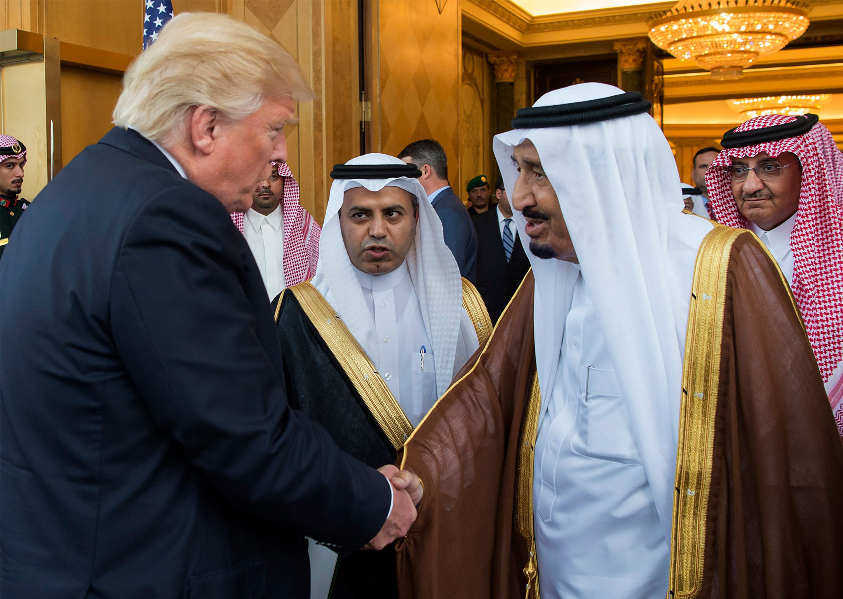 Presiden Amerika Serikat Donald Trump (kiri) dan Raja Arab Saudi Salman bin Abdulaziz al-Saud.