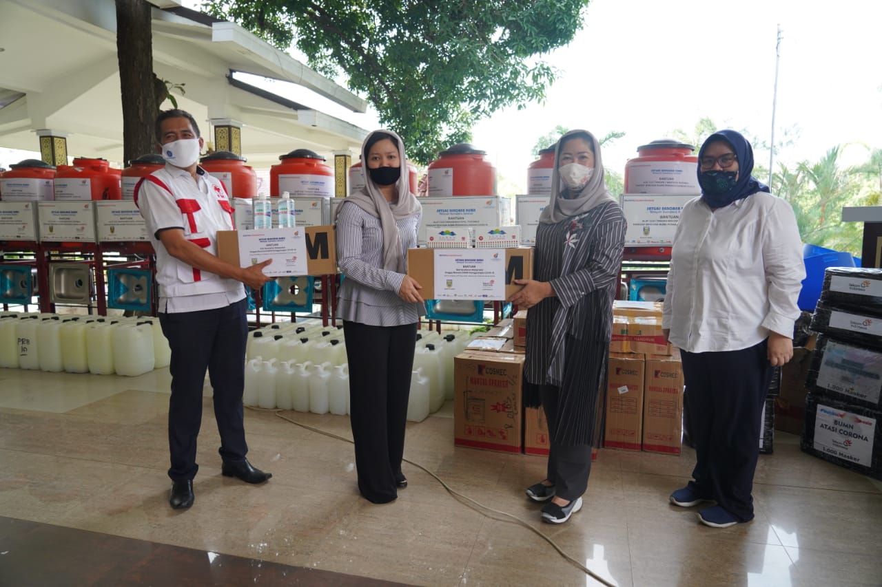 PMI Sumsel Terima Bantuan APD dan Hand Sanitizer dari Satgas Bencana BUMN