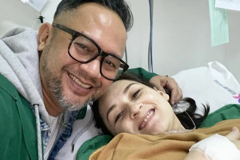 Mona Ratuliu dan Indra Brasco 